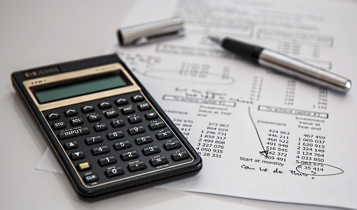 Cost per pagină vs. achiziție imprimantă: ce merită mai mult pentru o firmă?